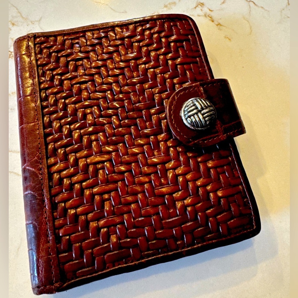 Our World by Leegin Brown Woven Leather Wallet with Coin Purse Silver Close